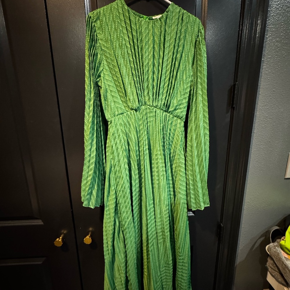 Sunday Vibrant Green Long Sleeve Dress